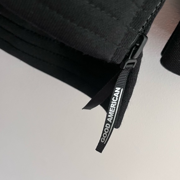 Good American Black Boyfriend Tunic Half Zip Athleisure Hoodie - Picture 8 of 13